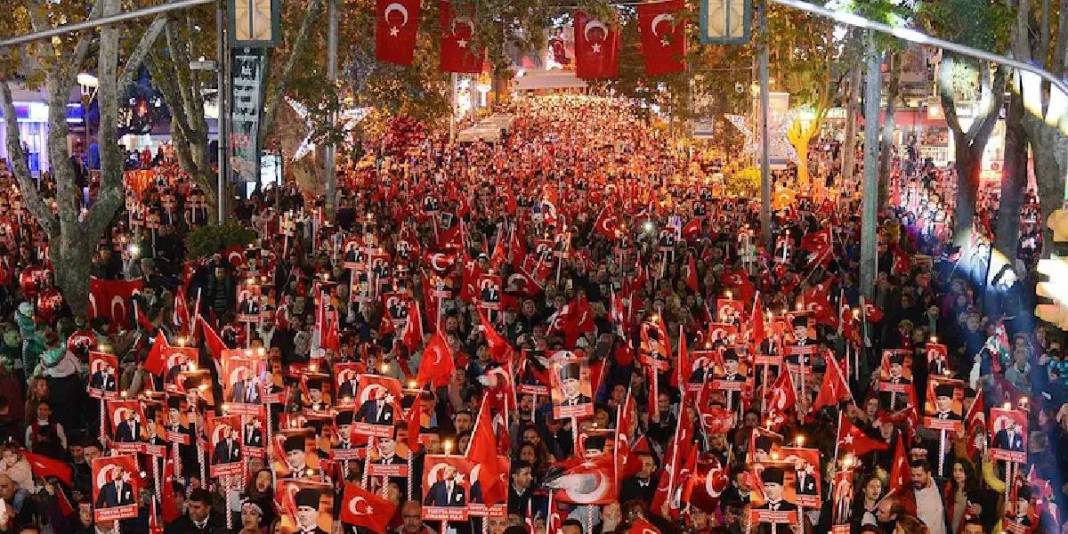 Coşkulu kutlamaya son saatler! Bağdat Caddesi Cumhuriyet yürüyüşü saat kaçta? İşte 29 Ekim yürüyüş saati! 1